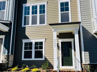 1602 Grove Chestnut Rd, Dumfries, VA 22026