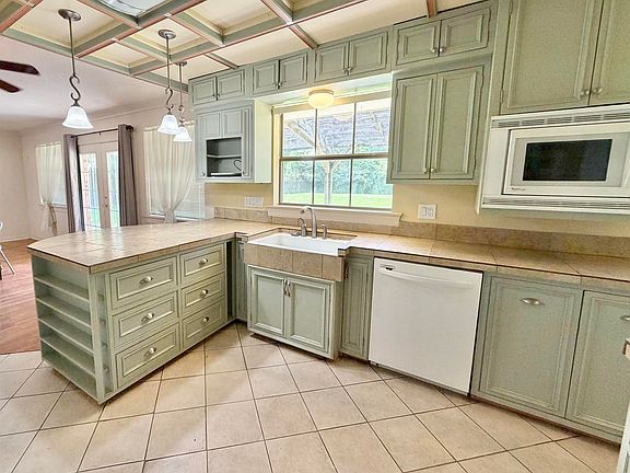 3rd image of 10400 Mollylea Dr