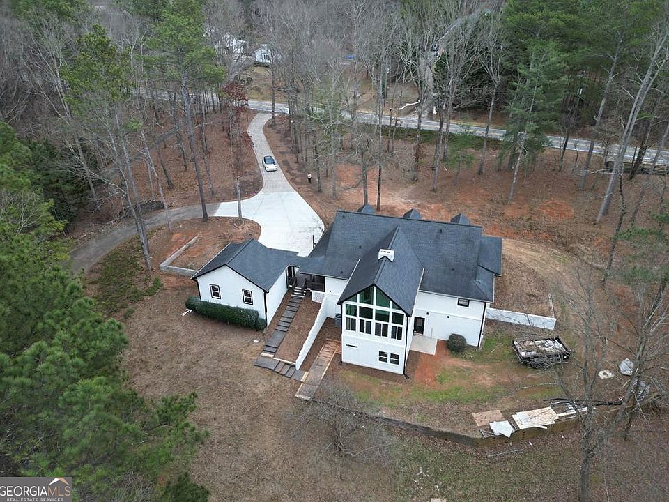 2nd image of 3380 Wildwood Rd