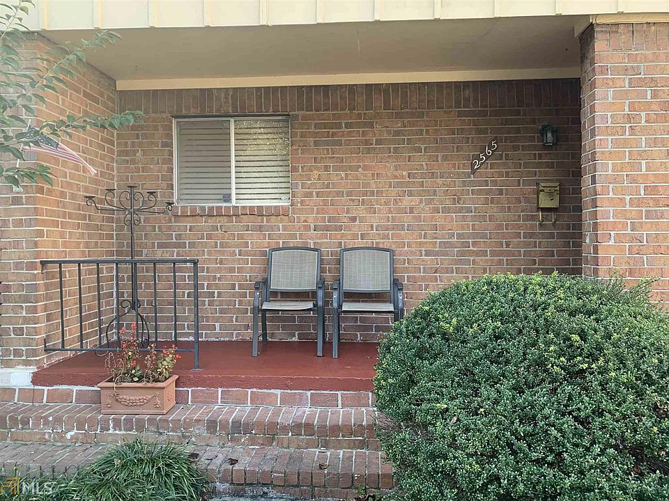 1st image of 2565 Bradford Sq NE