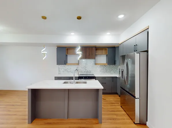 15 Hawks Ridge Blvd NW, Edmonton, AB T5S 0T2