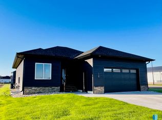 139 Patricia St, Harrisburg, SD 57032