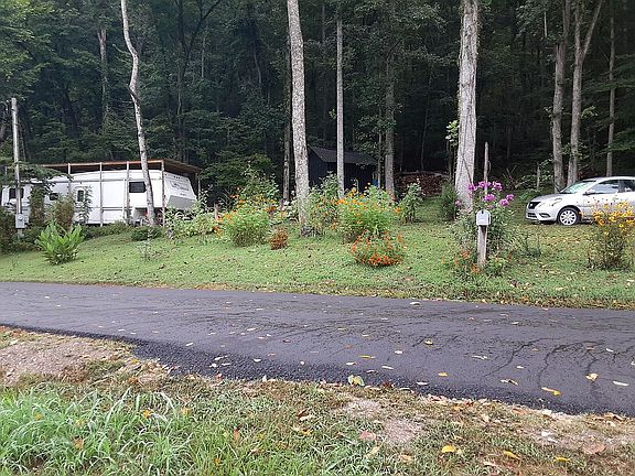 3rd image of 4970 Rockwell Hollow Rd