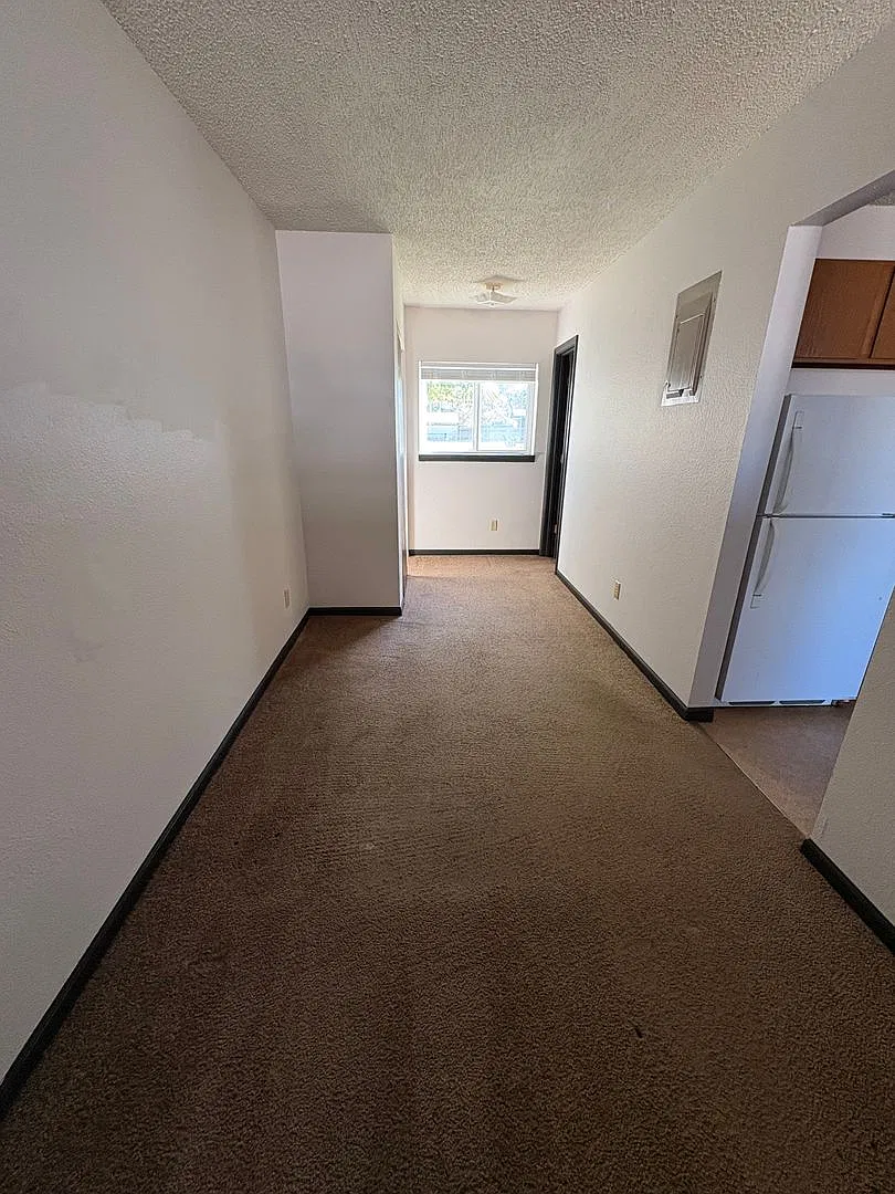902 E 11th Ave Sundance — Photo 2