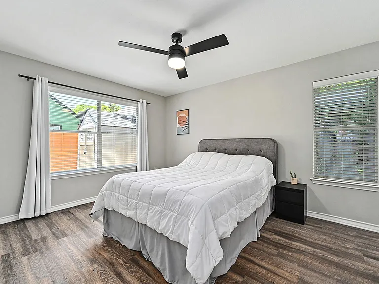 94 Robert T Martinez Jr St — Photo 10