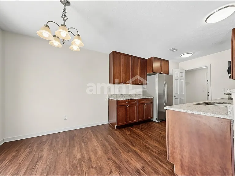 7694 Hillsdowne Cir — Photo 5