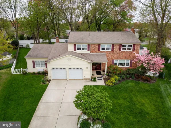 727 Beacon Pl, Mount Laurel, NJ 08054