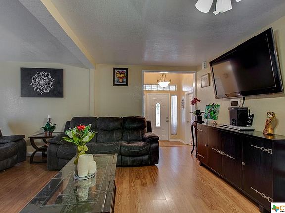 3rd image of 2091 Michigan St