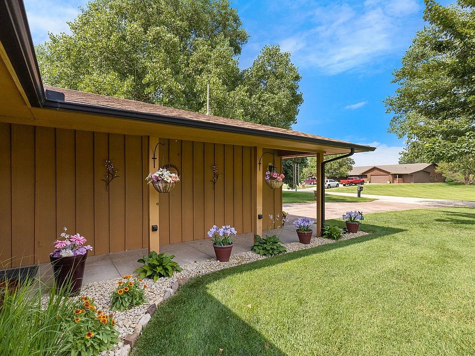 10241 Paganica Plaza Dr, Hutchinson, KS 67502 MLS 48766 Zillow