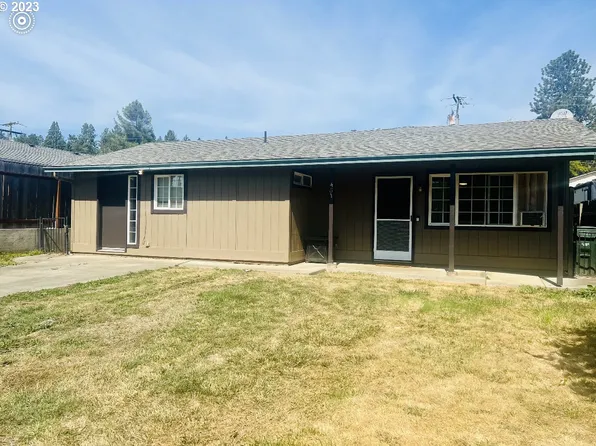 451 W 1st Ave, Sutherlin, OR 97479