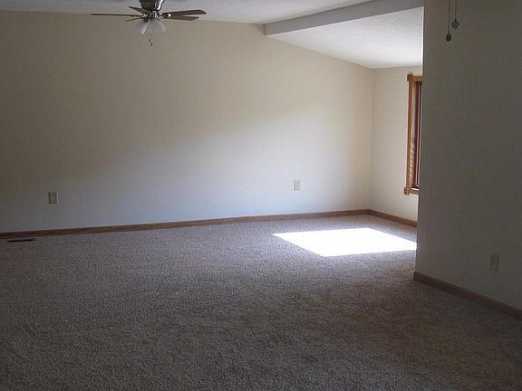 4th image of 610 N Kennedy Ave