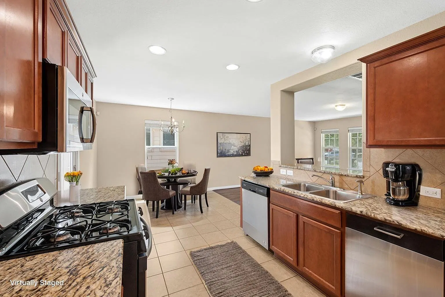 3 bed, 2.5 bath, 1571 sqft, $1,900 — Photo 4