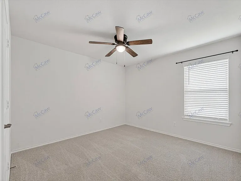 800 Windmill St — Photo 9