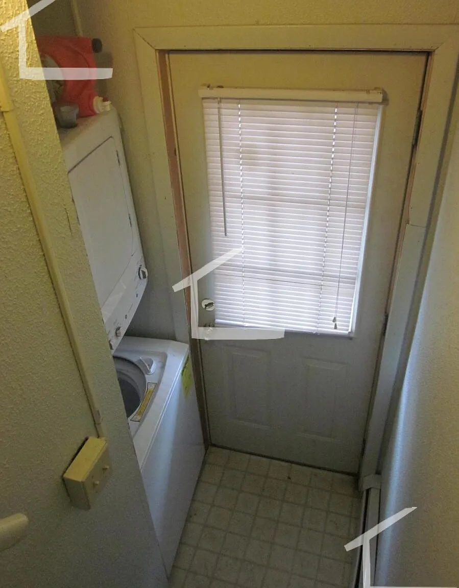 3 bed, 1.0 bath, $3,600 — Photo 4