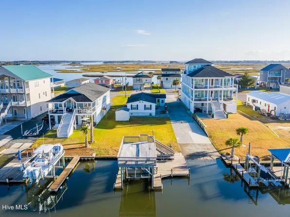 9105 W 9th Street, Surf City, NC 28445