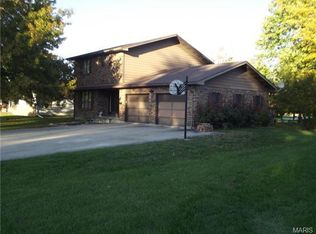 1106 N Elm St, Monroe City, MO 63456