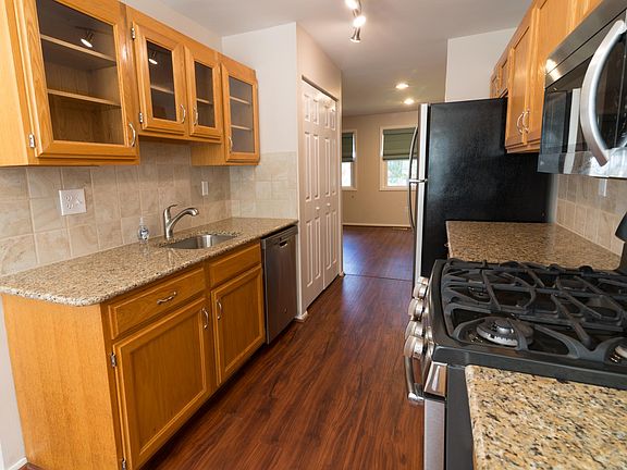 5th image of 349 High Knob Ln