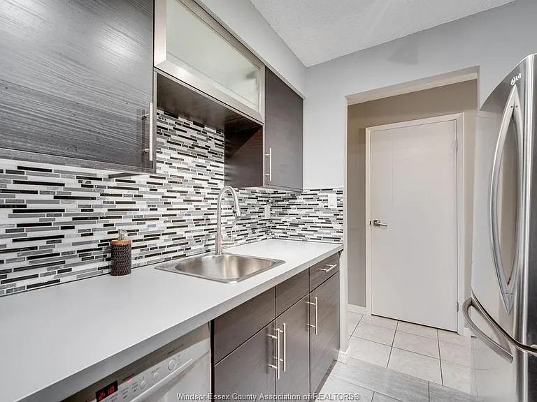 9099 Riverside Dr E #221 — Photo 7
