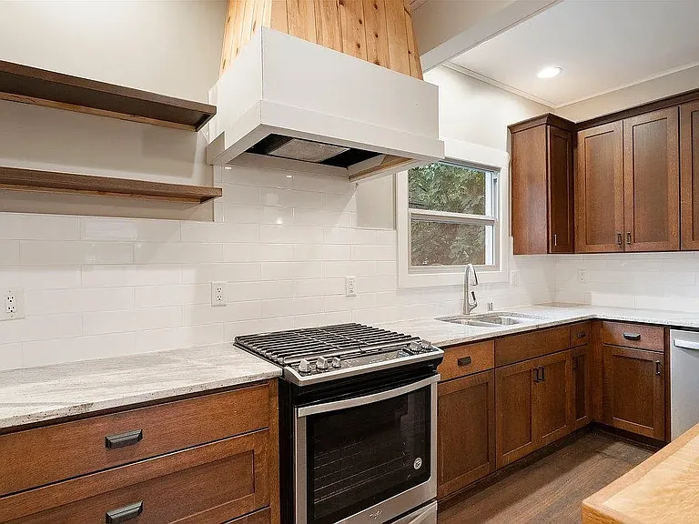 807 W 12th Ave — Photo 14