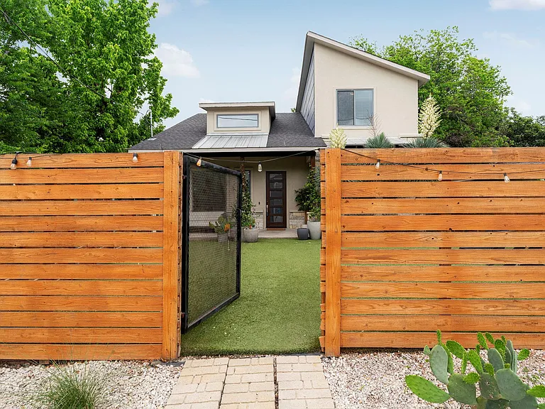 5204 Samuel Huston Ave — Photo 7