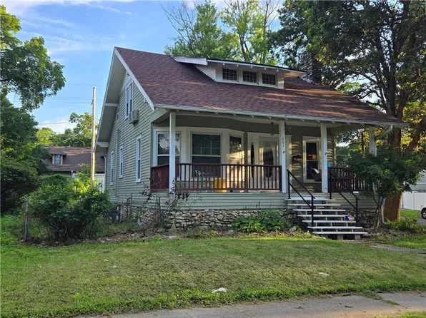 601 E Peoria St, Paola, KS 66071