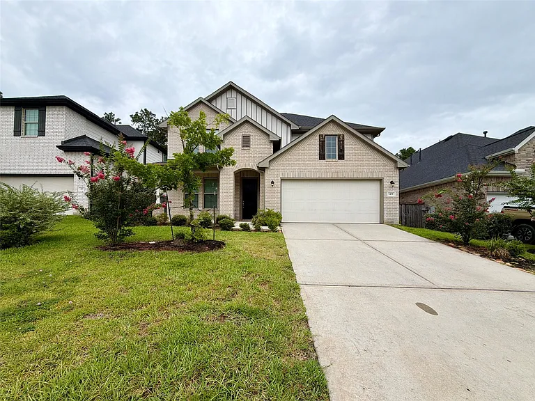 415 Northern Pike Dr — Photo 3