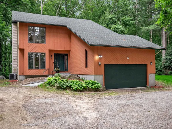 10 Shelly Drive, Pelham, NH 03076