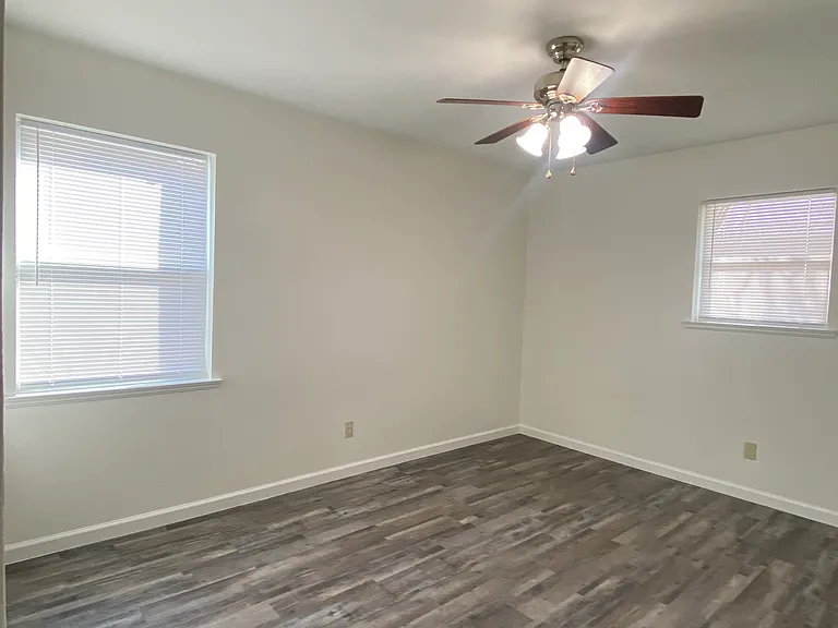 212 N Bowser Rd — Photo 12