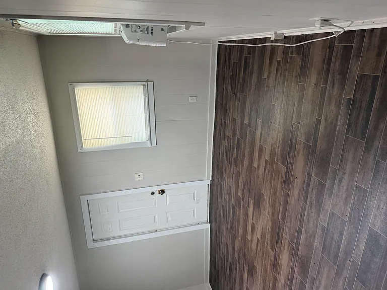 646 Marshall St — Photo 18