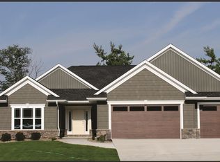 2934 Diamondhead Rd, Hiawatha, IA 52233