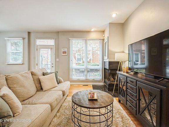 3rd image of 2805 N Wolcott Ave Unit G