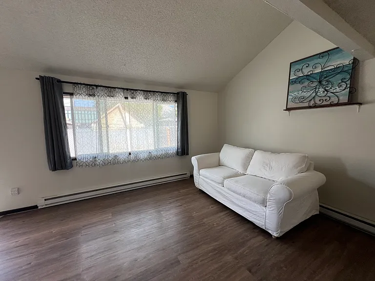611 W Augusta Ave #C — Photo 6