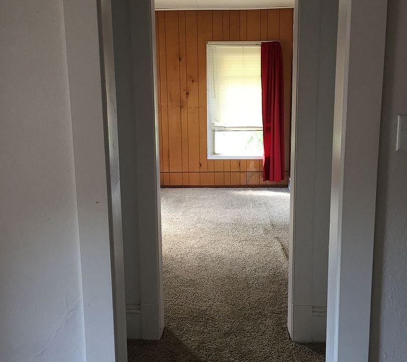 2nd image of 602 Palmer St APT 12