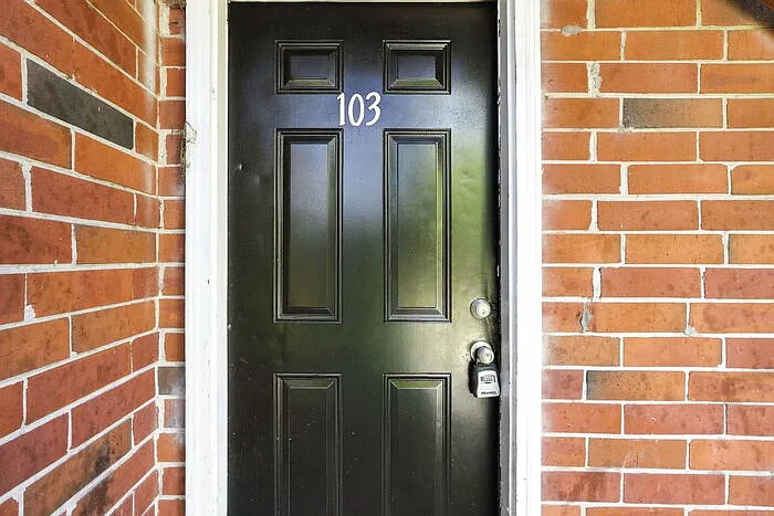 2 bed, 1.0 bath, 620 sqft, $1,250 — Photo 2