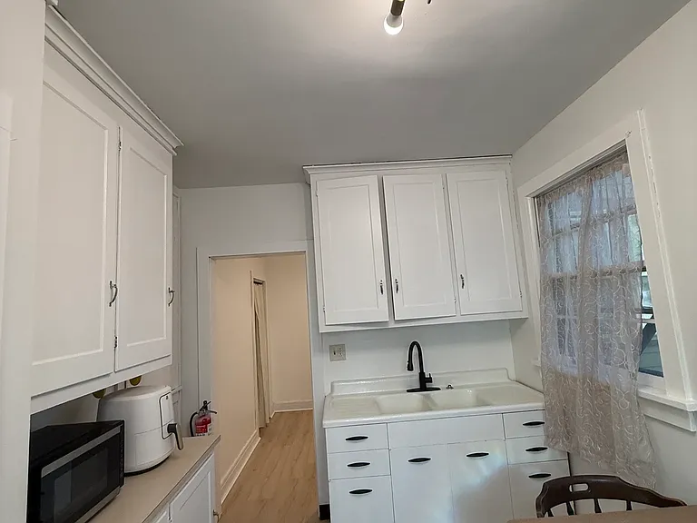 612 E Buffalo St — Photo 4