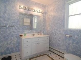 41 Dunns Corner Rd, Westerly, RI 02891