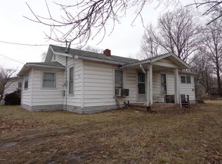 724 W Parish St, Harrisburg, IL 62946