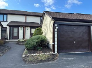 304 Charlesgate Cir, East Amherst, NY