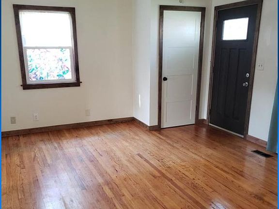 5th image of 1709 N Taylor Ave