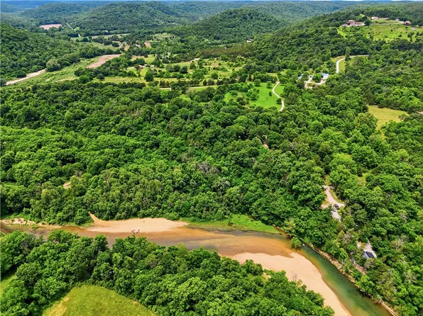 749 Madison 1556, Eureka Springs, AR 72632