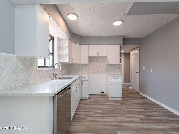 5th image of 2043 MONTEAU Drive