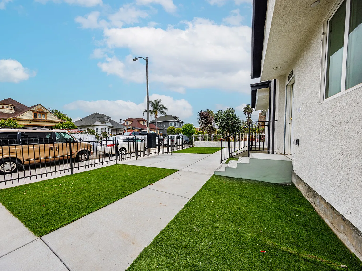Luxury 5 & 6 Bed Brand New Homes with Up to 4 Parking Spaces! — Photo 3