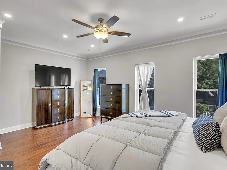 1167 Morse St NE #1 — Photo 27