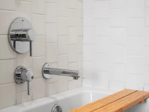 249 Willoughby Avenue image 14 of 29