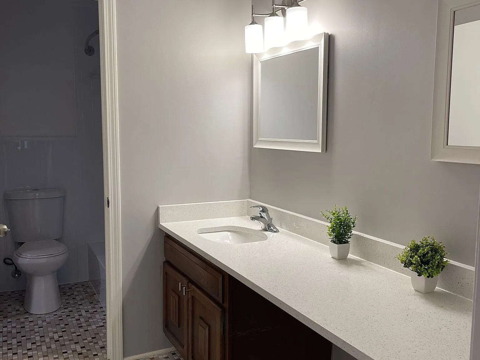 Suffield West Apartments — Photo 3