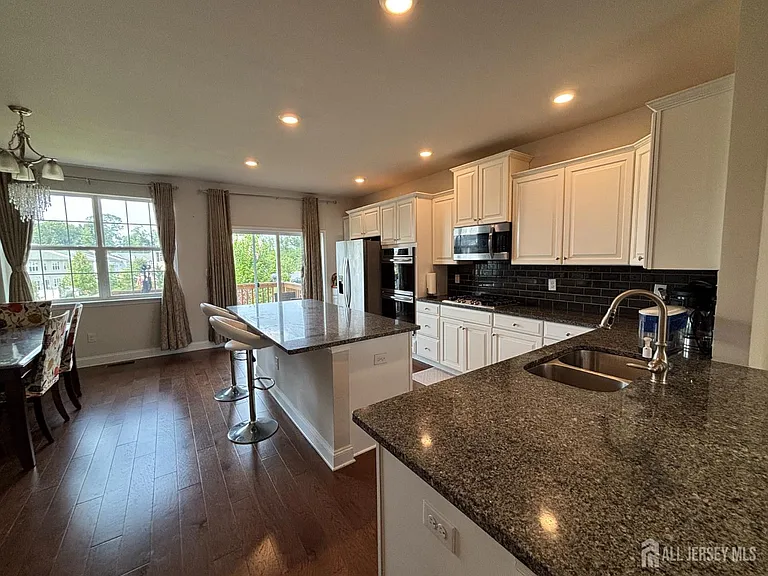 1002 Hights Farm Rd N — Photo 22