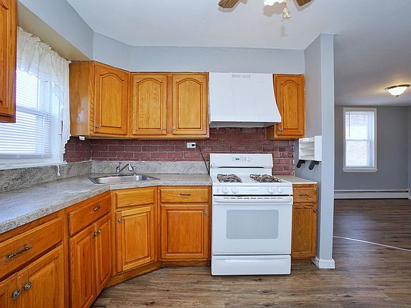 3rd image of 131 Arthur Ave #2A