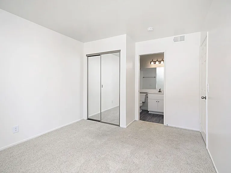 2567 Orange Ave — Photo 15