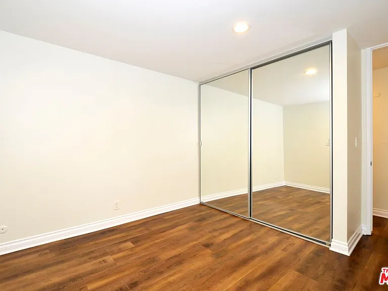 5950 Canterbury Dr #C212 — Photo 7