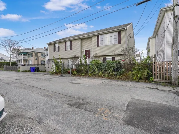 76 Price Pl, Fall River, MA 02724